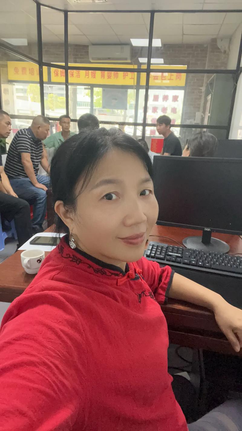从事家政服务,婚姻介绍,朋友们我的工作丢不丢人